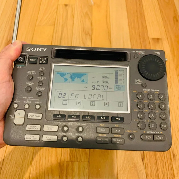 Sony ICF-SW55 World Band and Short Wave Receiver Radio - Picture 11 of 13